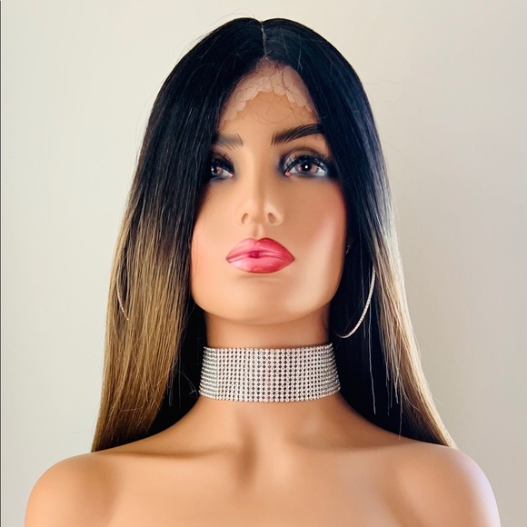 Gorgeous 36” Golden Blonde Lace Front Synthetic Wig - Picture 10 of 12